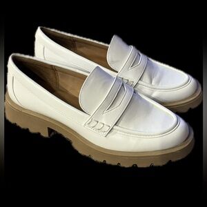 Women’s 6.5 White A New Day Loafers